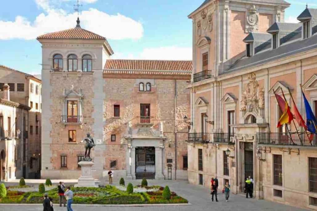 El Apartamento En Opera Palacio Real Madrid Exterior foto