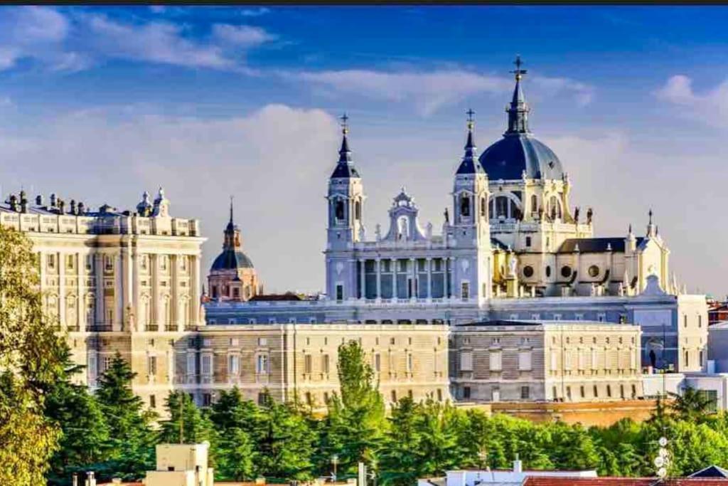 El Apartamento En Opera Palacio Real Madrid Exterior foto